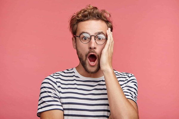 Quelle est l'utilité d'un système d'affichage tête haute pour les conducteurs d'une Skoda Superb?